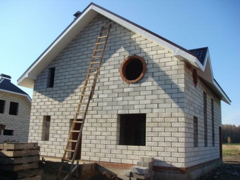 Дом построенный из пенобетона 
